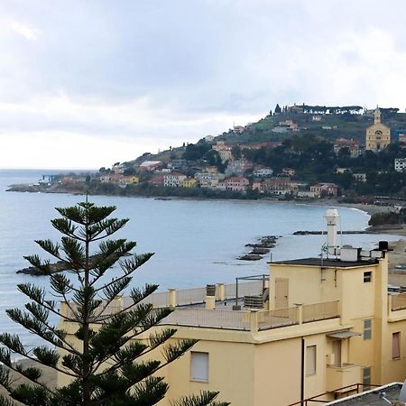Ferienwohnung H11 Arma Vista Mare Panoramica Taggia Exterior foto